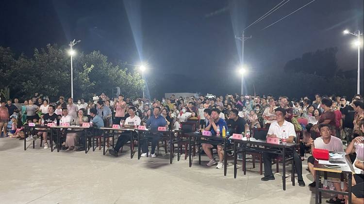 秦皇岛青龙草碾乡首届全民歌手赛开赛