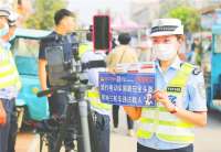 河北衡水交警开展“美丽乡村行”交通安全宣传活动