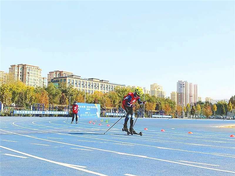 衡水市举行第二届冰雪运动会滑轮项目比赛