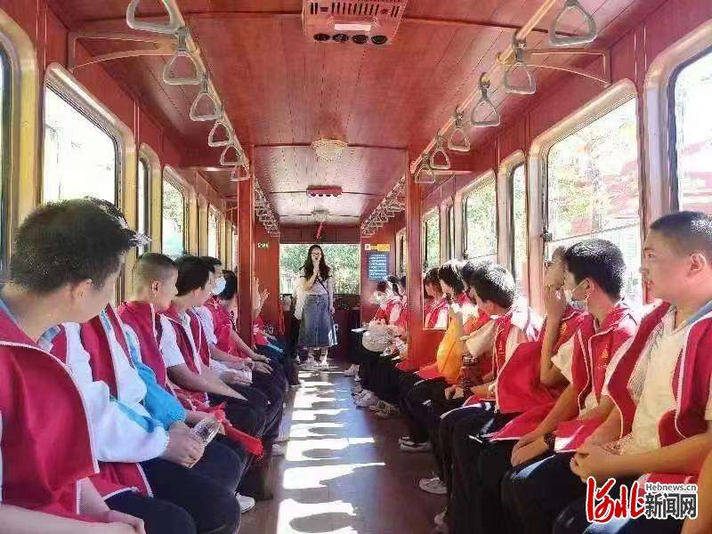 河北张家口：坐上铛铛车开展浸润式思政教育