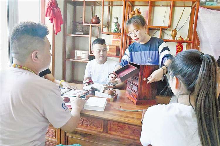 城“电商经济”激活乡村振兴“新引擎”