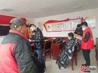 河北丰宁经济区开展“爱老助老义务理发”志愿活动