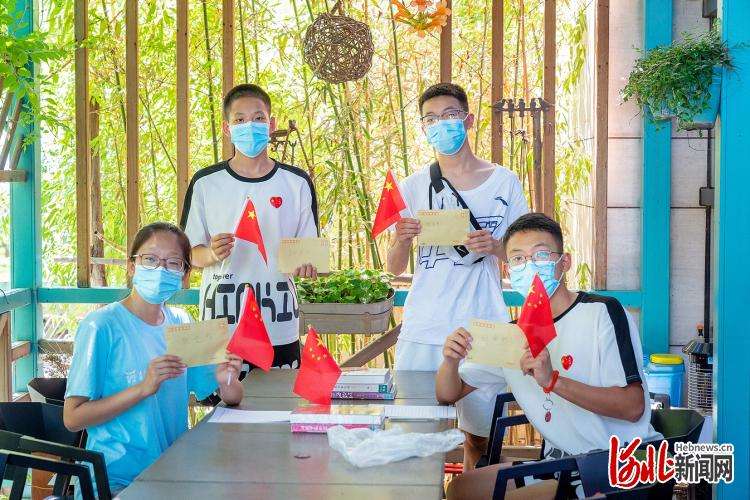 河北石家庄：阅读史书籍 赓续红色基因