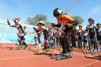 张家口市青少年轮滑赛上演与速度