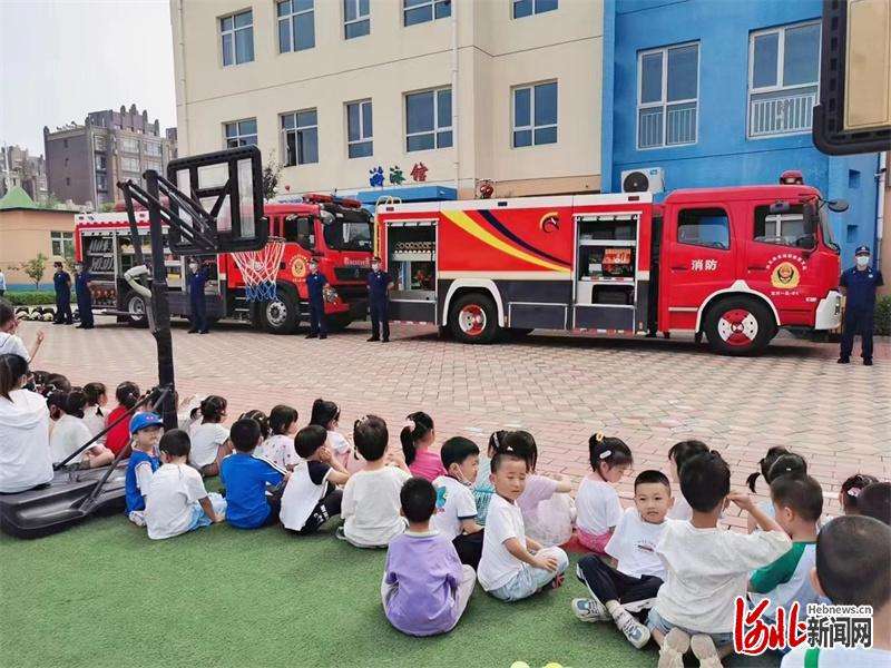 定兴县消防救援队联合卫健深入幼儿园开展托育机构消防安全培训