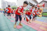 河北遵化：多彩夏日 快乐成长