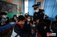 河北邢台经济区青介小学：防欺凌宣传进校园