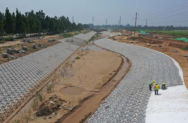 河北新河：“水系连通及水美乡村”项目施工正酣
