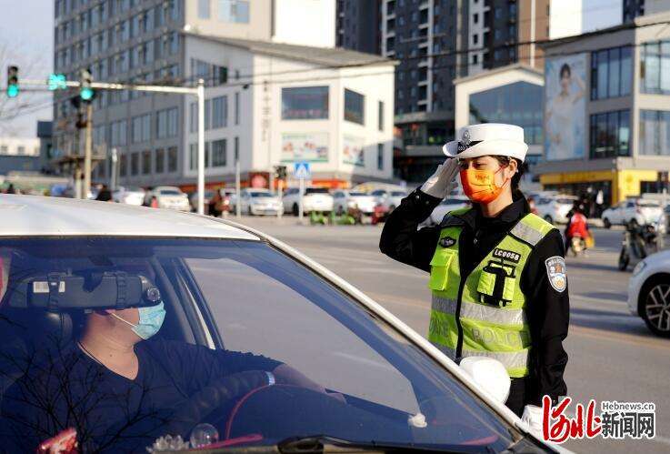 河北临城：坚守岗位迎接国际劳动妇女节