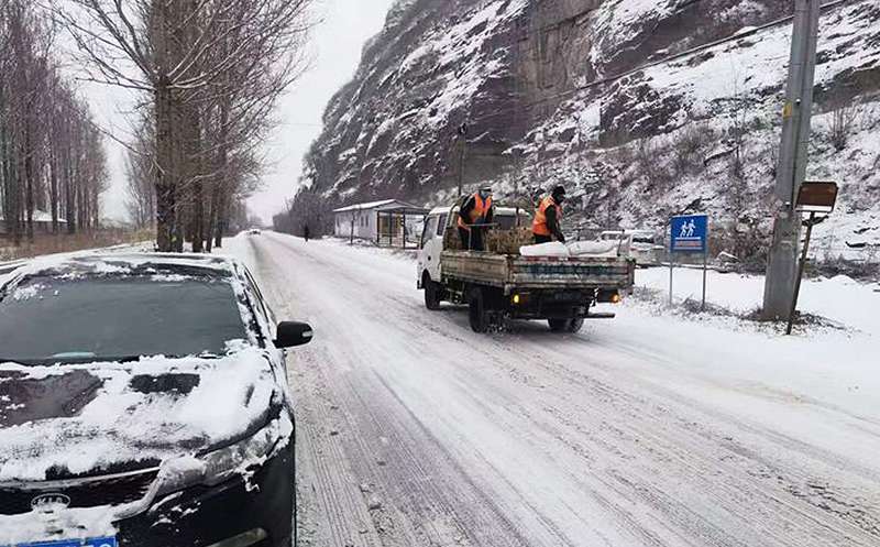 承德双滦区：全力除雪为群众出行保驾护航