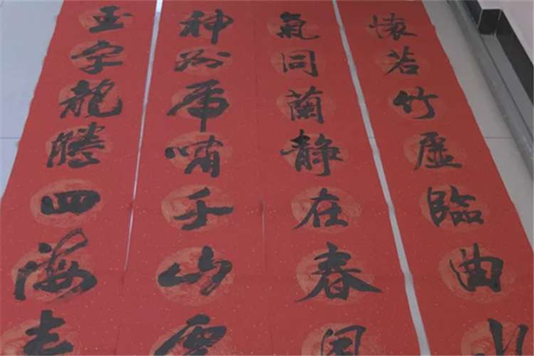 围场：迎春接福送温暖