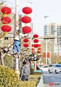 衡水市区悬挂红灯笼