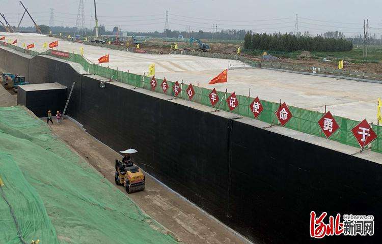 河北雄安新区：立体交通无缝衔接城市组团