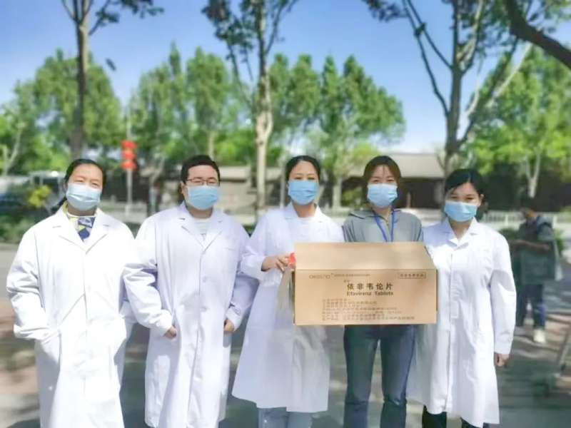为了患者 “医”不容辞 医者仁心受赞誉