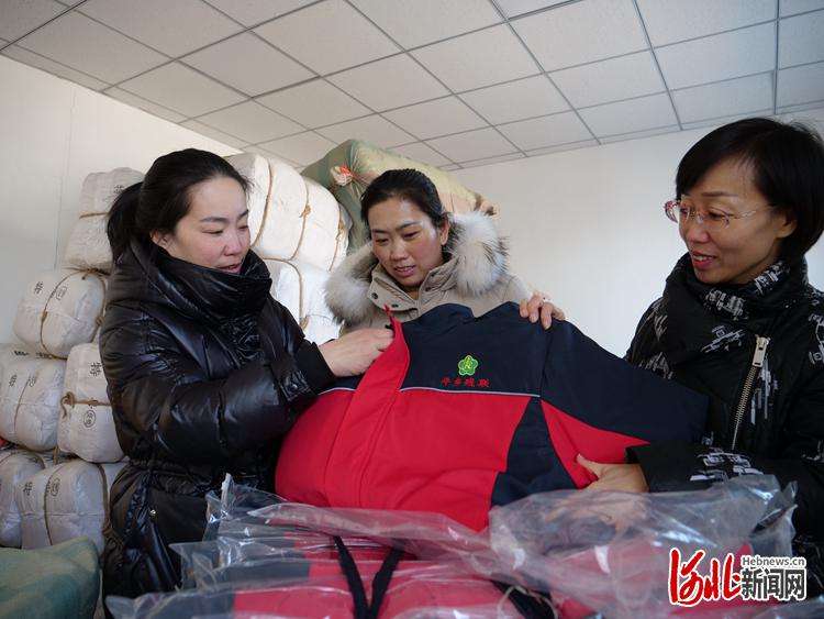 河北平乡寻召乡：“爱心暖服”送到家 冬日暖身又暖心