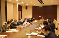 张抗震主持区委理论学中心组集中交流研讨会