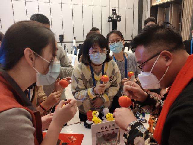 张家口多彩非遗传递冬奥之城“冰雪魅力”
