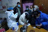 迁安市杨各庄镇青年志愿者抗疫一线显担当