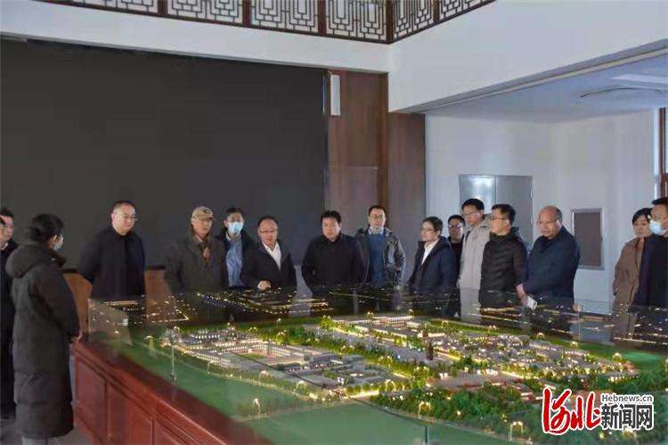 农技协到安国考察中药种植并举行交流座谈