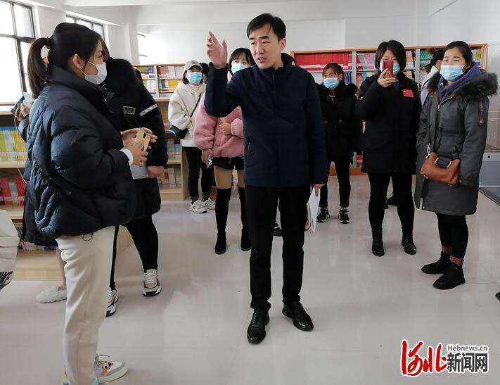 河北邢台经济区信德小学举行家庭教育研讨会