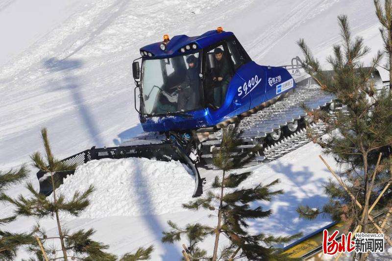 踏冰逐雪 张家口做强做冰雪产业