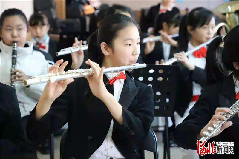 平泉市城西小学组建24个社团丰富校园生活