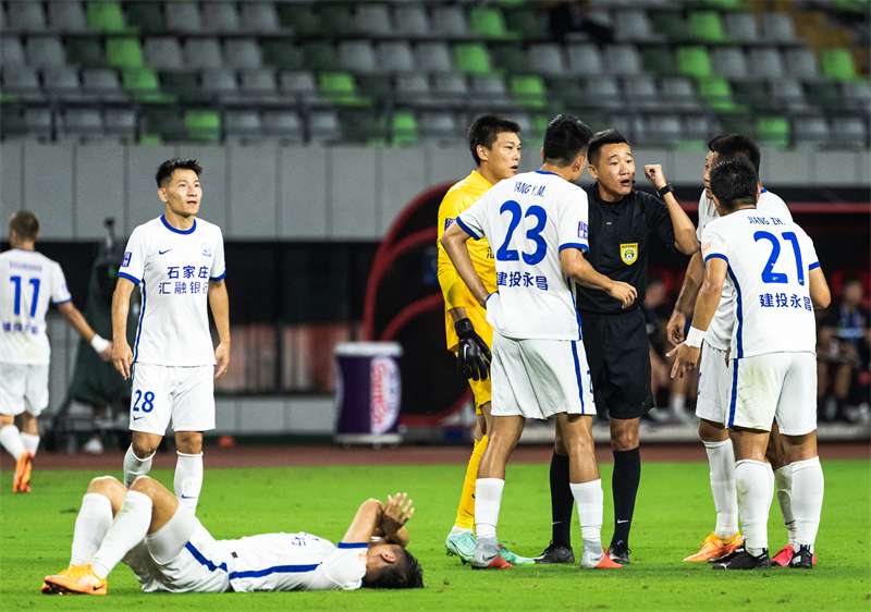 中超：沧州雄狮1比1战平成都蓉城