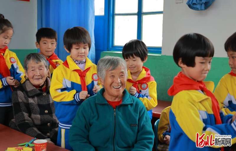 河北广宗：尊老敬老 爱在重阳