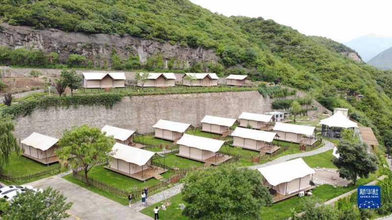 河北涞水：露营热“带火”乡村户外游