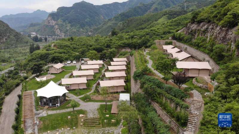 河北涞水：露营热“带火”乡村户外游