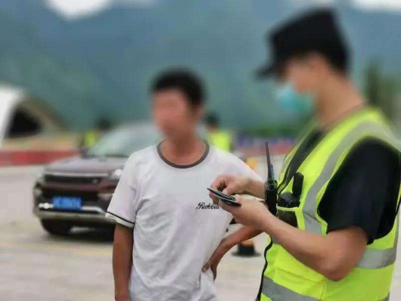 河北优秀禁毒民警风采展②丨甘肃有对夫妻把儿子交给河北做“人”