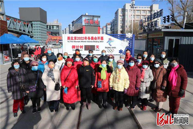 张家口市桥东区：“篷车”里欢乐多