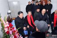 在雄安新区走访慰问基层干群众