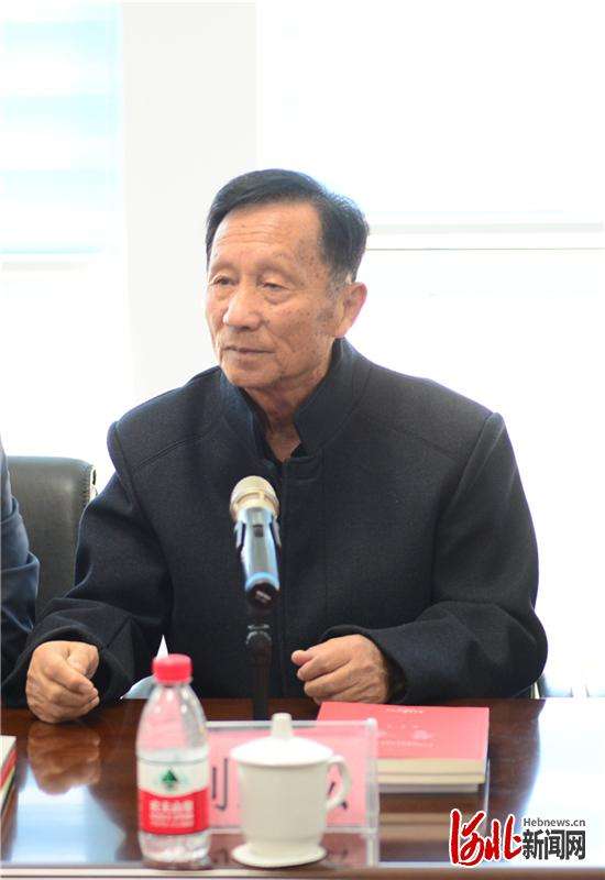 《农民铁范振喜》叙事诗研讨会在滦平县周台子村举行