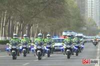 医警携手 同心抗疫 河北廊坊铁骑护送英雄返程