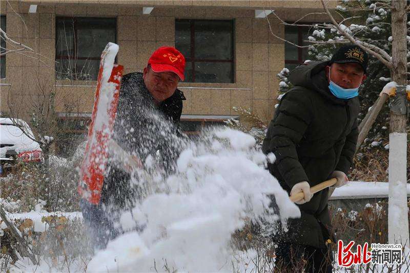 河北张家口：冬奥之城降初雪