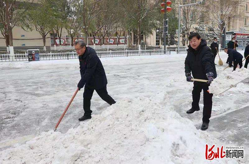 极端天气就是动员令！河北张家口全市动员开展道路积雪清理工作