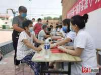 河北平乡县油召乡“草根宣讲团”联合志愿者开展宣讲和义诊