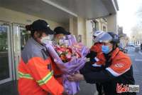 石家庄市2022年“鲜花送雷锋”集中送花活动正式开始