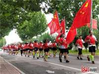 河北威县爱跑团跑步庆祝100