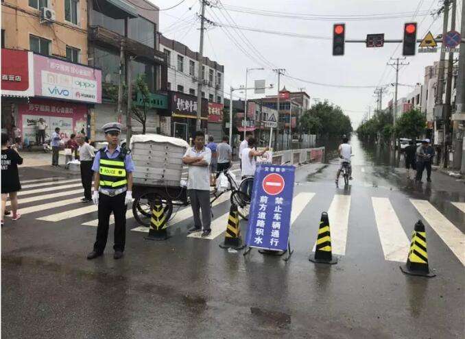 暴雨来袭！他们逆水而行！雄安这个地方亮了