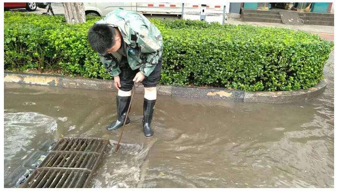 暴雨来袭！他们逆水而行！雄安这个地方亮了