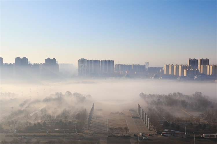 滦南县北河公园现平流雾风光