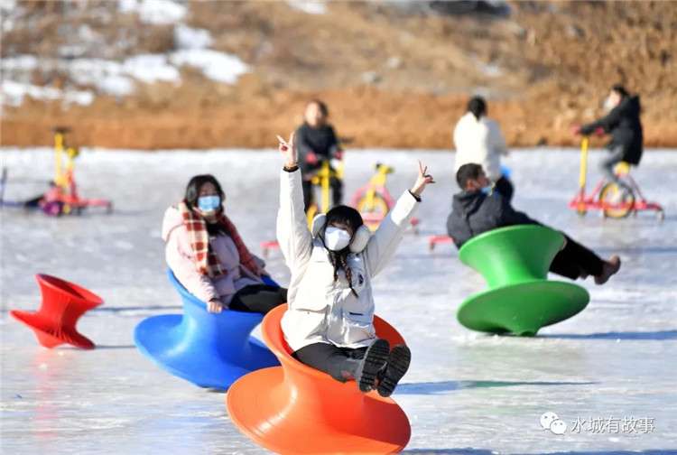 来迁安冰雪乐园 你要的“冰墩墩”在这里