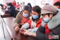 迁西水源里社区为辖区老人举办智能手机使用培训课