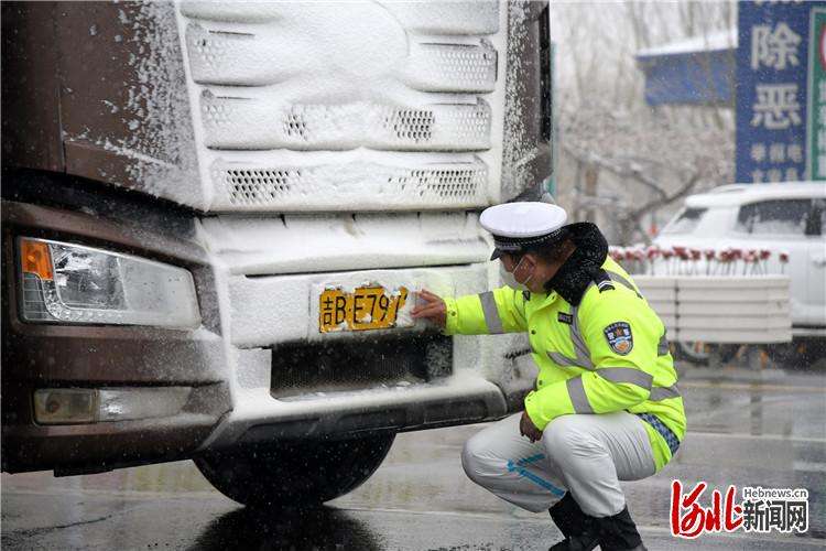 文安：雪中战“疫”
