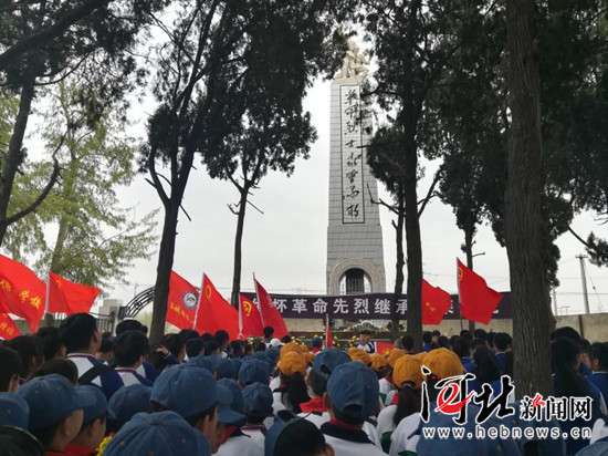 容城县举行公祭活动 缅怀先烈