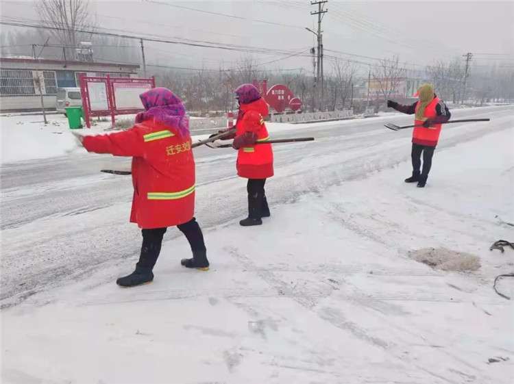 迁安：风雪逆行 融雪暖心