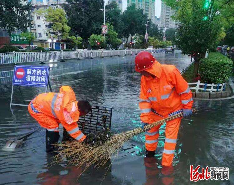 秦皇岛海港区市政工程管理处“高效排水”保障畅通