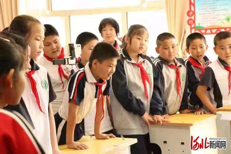 2021年“全国科普日”张家口市主场活动重点系列科普活动之“圆梦科技教育”专题讲座走进涿鹿县